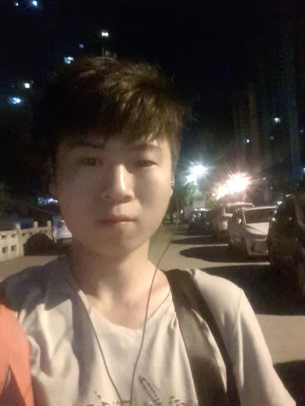 流星的瞬间的第一张照片--屏南婚介网