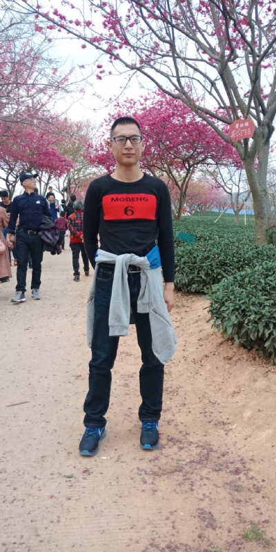 小梁的第二张照片--屏南婚介网