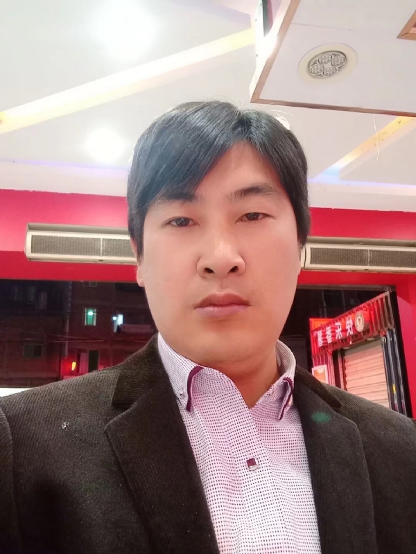 奔跑的第二张照片--屏南婚介网