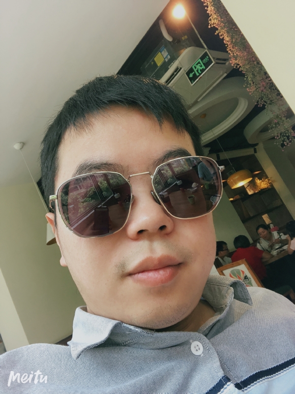 月台等路人的第一张照片--屏南婚介网