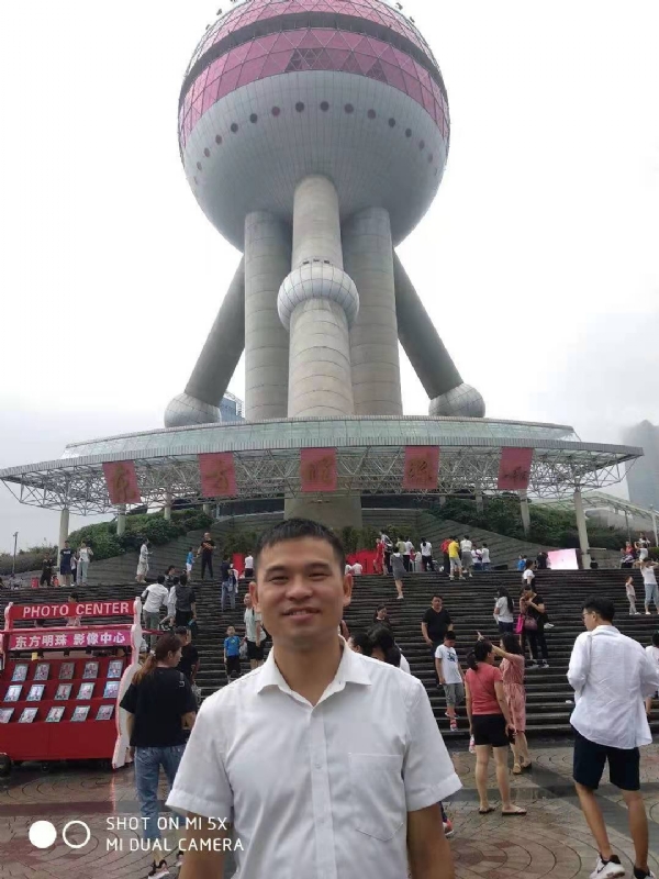 小猫吃老鼠的第一张照片--屏南婚介网