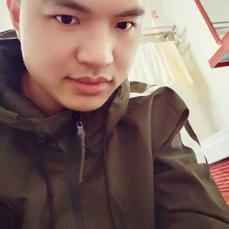高大上的宅男的第二张照片--屏南婚介网