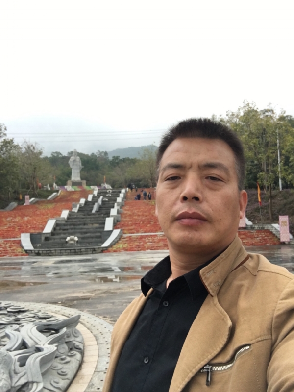 开心的松鼠的第二张照片--屏南婚介网