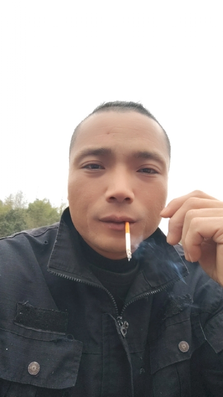 伯爵的第一张照片--屏南婚介网