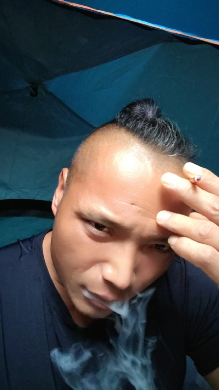 伯爵的第四张照片--屏南婚介网